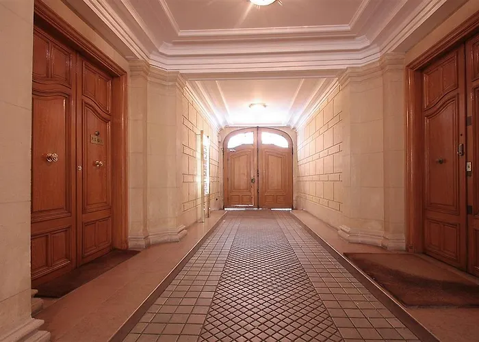 Bridgestreet Opera Serviced