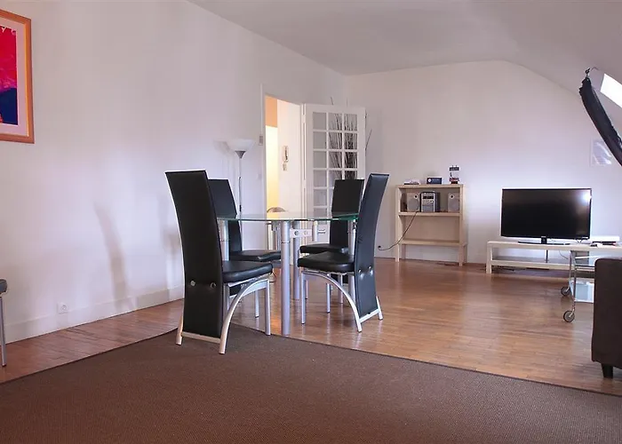 Bridgestreet Opera Serviced Hotel 3*